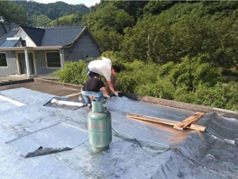 農(nóng)村平房房頂裂縫漏水如何防水維修呢？