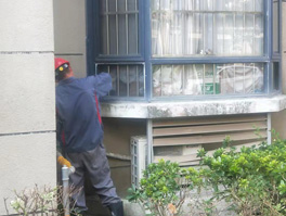 雨季窗戶漏水頭疼無比？來看看怎么處理窗臺防水維修?